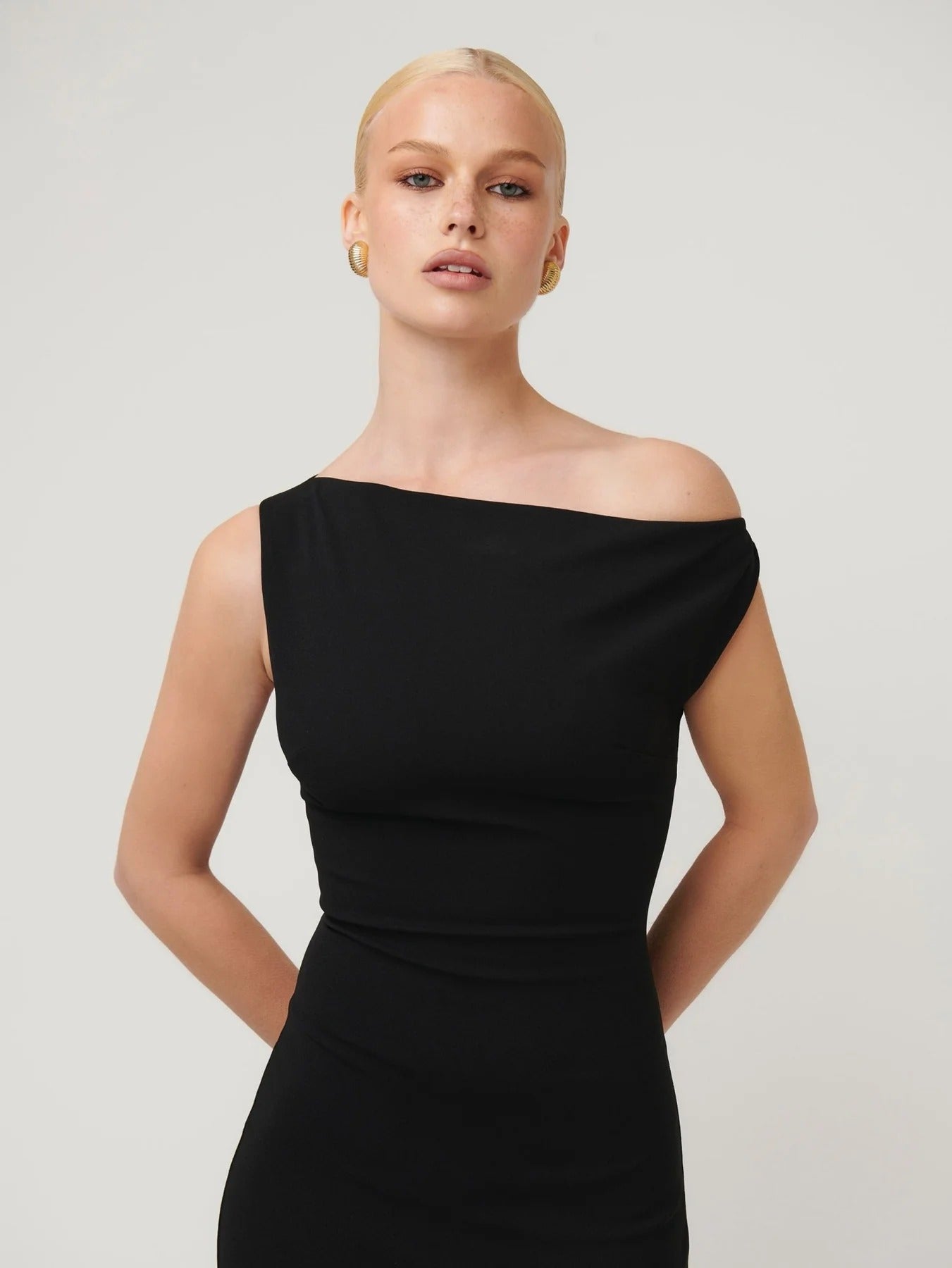 Inaya Gown - Black - SHOPJAUS - JAUS